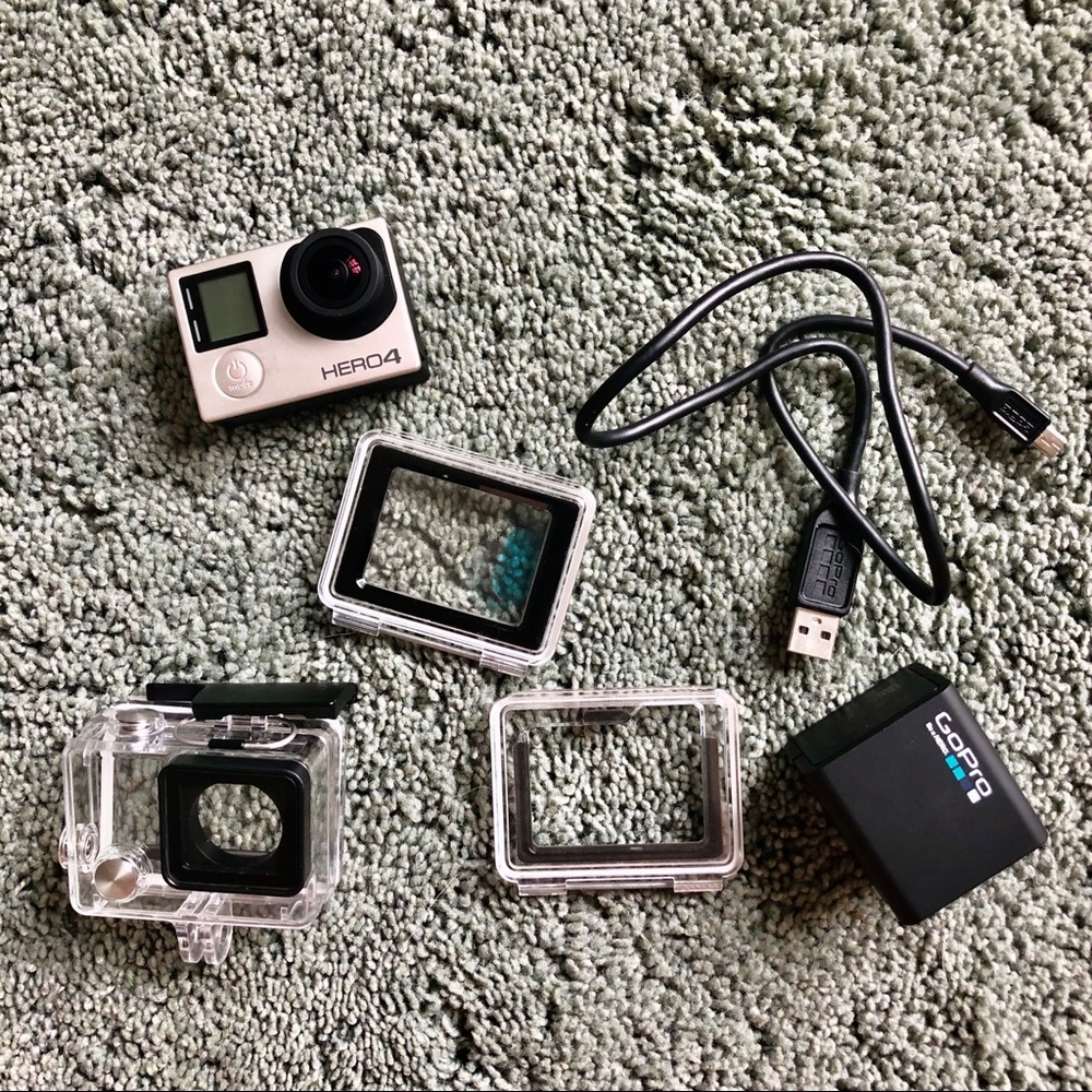 GoPro HERO4 Silver BUNDLE